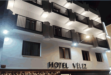 Fachada Hoel Vélez dia/noche