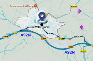 Hotel Vélez junto a la autovía A92N